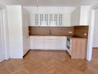 Prenájom - Priestranný 4 izbový byt s výhľadom na hrad, Palisády, Bratislava - Staré Mesto