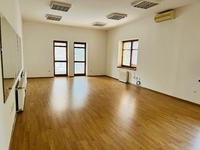 Prenájom  podlažia  - 4 kancelárie, 125 m2, Lýcejná ul., Bratislava - Staré Mesto